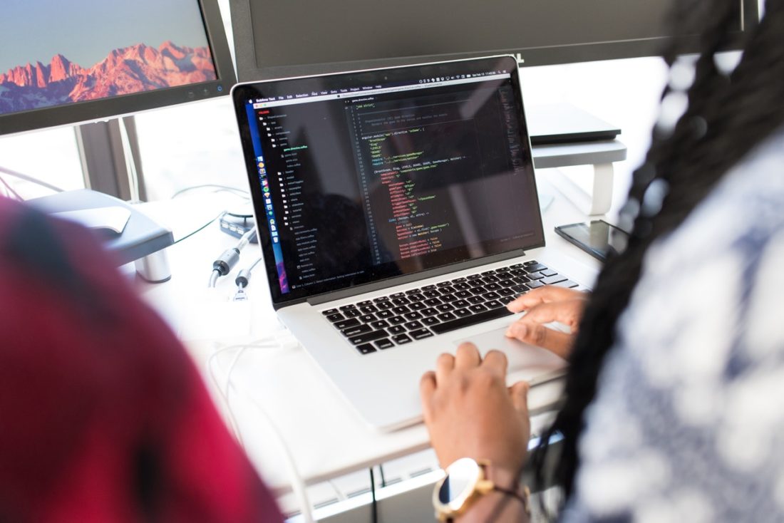 html code on computer